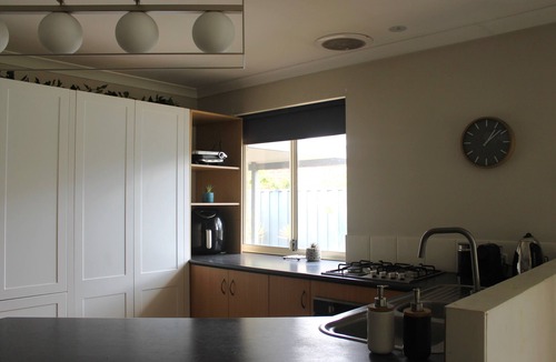 Quindalup House | Hideaway on Seattle Dunsborough 5 minute walk to Quindalup Beach & pet friendly.
