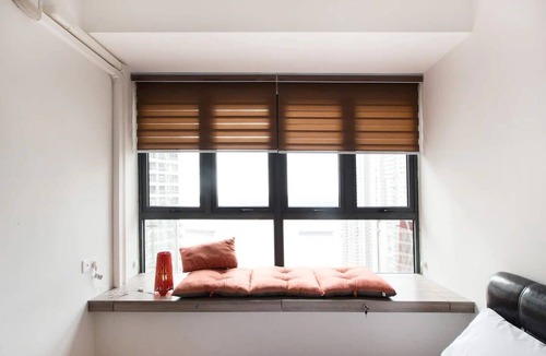 Central District Apartment | High-Floor 2BR Suite, Water Views, Free Parking