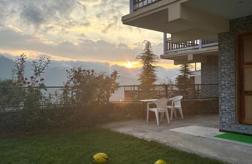 Tehri Range House | Highfield Villa