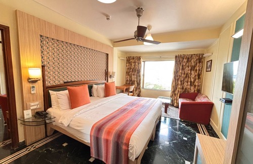 Prabhadevi Hotel | Hiltop Hotel