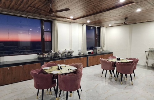 Kasauli Hotel | Him Hilton Luxury Hotel