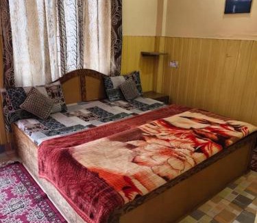 Kausani House | Him-vadi Kausani With Best Rooms In Uttarakhand