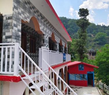 Dugalbitta House | HIMALAYAN ESCAPE HOMESTAy