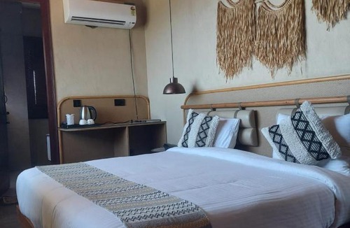 Almora Hotel | Himalayan Hobbit House