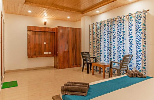 Dharampur Apartment | Himalayan Retreat