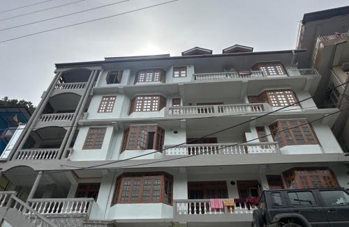 Rampur House | Himnest