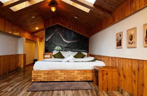 Jagatsukh House | Himtrek Stays X Hidden Orchard