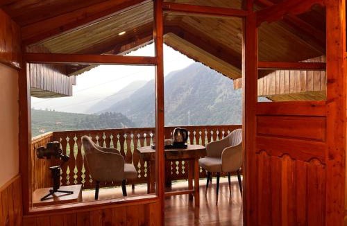 Jagatsukh House | Himtrek Stays X Hidden Orchard