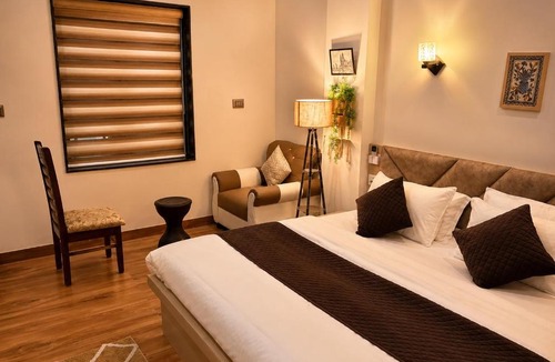 Shri Madhopur Hotel | Hitakshi Hotel and Homestay