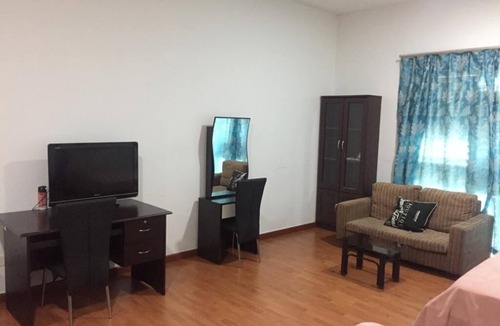 Medan Tuanku Apartment | HJN MAYTOWER PRIVATE APPARTMENT AT JALAN MASJID INDIA WITH SWEEMING POOL
