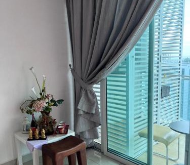 Taman Century Apartment | Holiday Home in JB , 2 Bdrm 2 Bthrm Wifi 4 pax