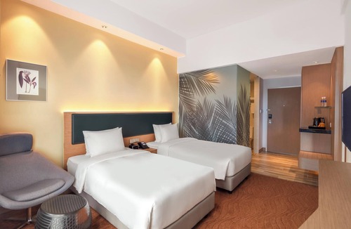 Downtown Kota Kinabalu Hotel | Holiday Inn Express Kota Kinabalu City Centre by IHG