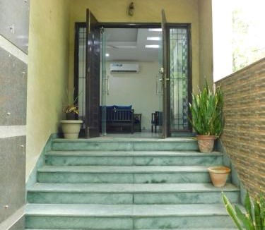 Jasola Apartment | Home By The Park
