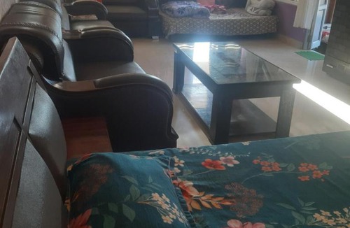 Bajoral Khurd House | Home Homestay 2BHK Couple & Family friendly prime location-Easy access to Mall Rd-city view- kitchen