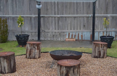 Tenterfield Apartment | Homely 2-Bed Cottage Near Tenterfield Centre