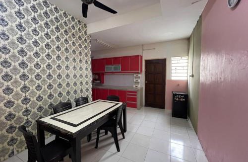 Bota House | Homestay Adelia SI