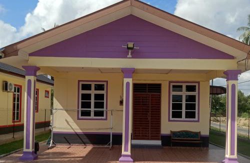 Selising House | Homestay Adilah A