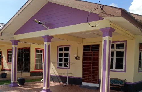 Selising House | Homestay Adilah A
