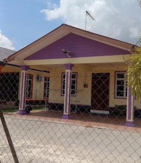 Selising House | Homestay Adilah A
