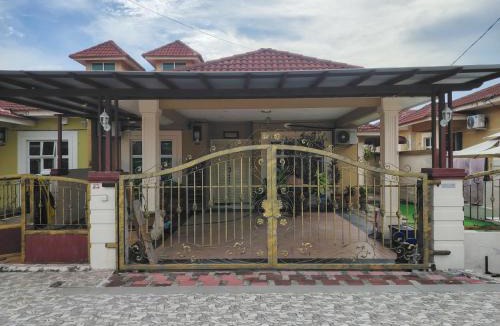 Rembia House | Homestay Adinda Siti Melaka, Paya Rumput Cheng
