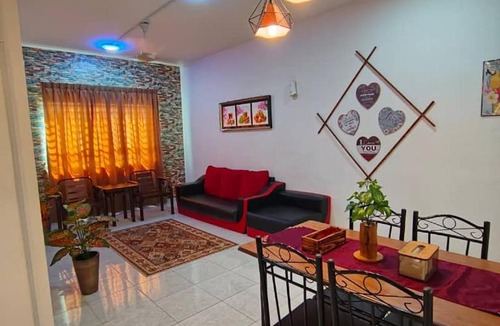 Kampung Ladang Tok Pelam Apartment | Homestay Budget Kuala Terengganu Tulipsia House