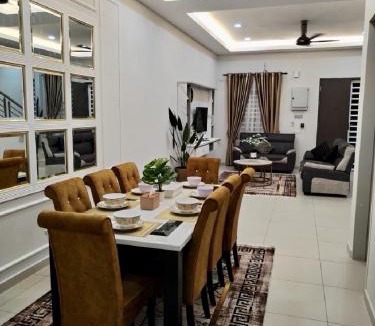 Ayer Panas House | Homestay Casa Ninety Two Ayer Molek Melaka
