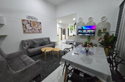 Kampung Bukit Rangin House | Homestay DAR AL - HAQEM Fully Aircond