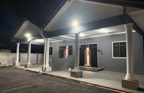 Kampung Pengkalan Maras House | Homestay De Acacia Rumah Melati