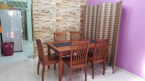 Ayer Keroh House | Homestay De MITC Melaka 8 to 10 pax