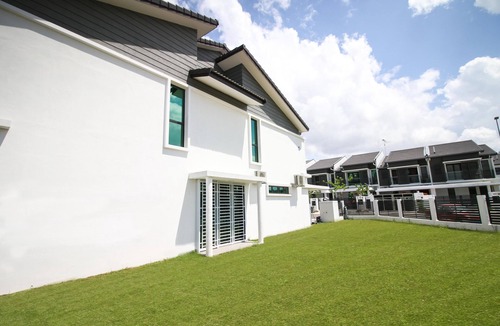 Tebrau House | Homestay in Luxury JB near Austin Tebrau