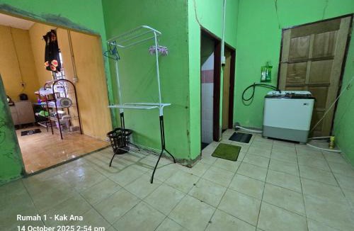 Pasir Puteh House | Homestay Kak Ana
