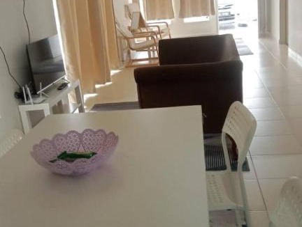 Paka House | Homestay Taman Tiara Paka Bedroom-3 Aircond-3 Unify-Netflix Coway 8-Person