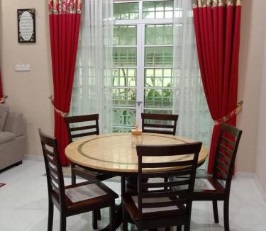 Dungun House | Homestay Ummi Balqis