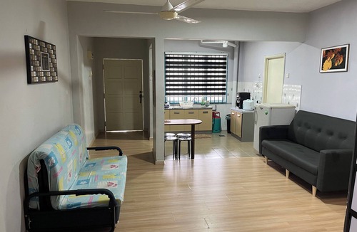 Tanjung Tanah Merah Apartment | Homestay WaDi 2, Apartment with pool near beach