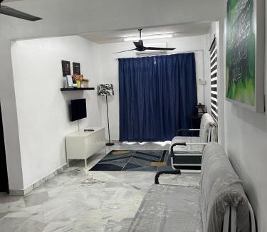 Tanjung Tanah Merah Apartment | Homestay Wadi A5-5-4 @ Laguna Condo Resort