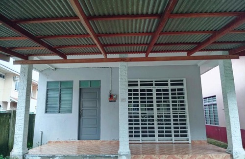Kawasan Perindustrian Chendering House | Homestay Wan Z