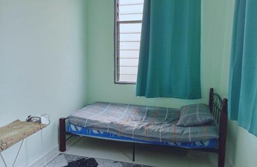 Kawasan Perindustrian Chendering House | Homestay Wan Z