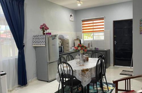 Kampung Permatang Kerai Besar House | Homestay Warisan Abang Tam