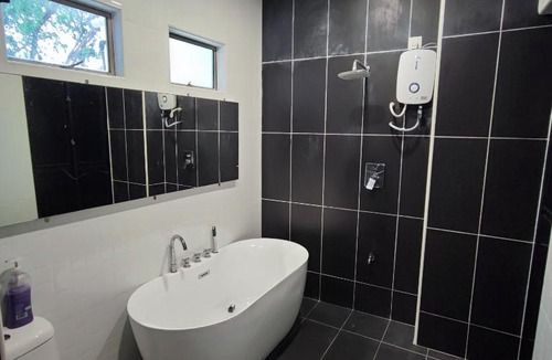 Johor Bahru Resort | Homestay Wee Inn JB INDOOR POOL