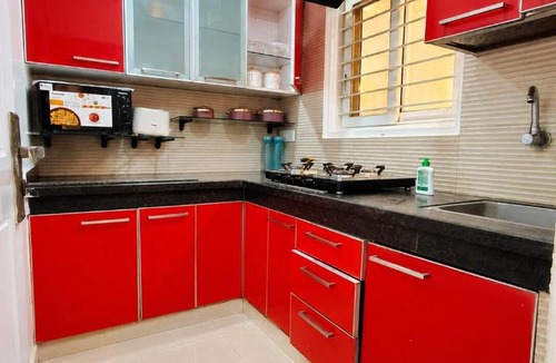 Sainik Farm Apartment | Homlee-White House-3BHK-Parking-Max Hospital-Saket