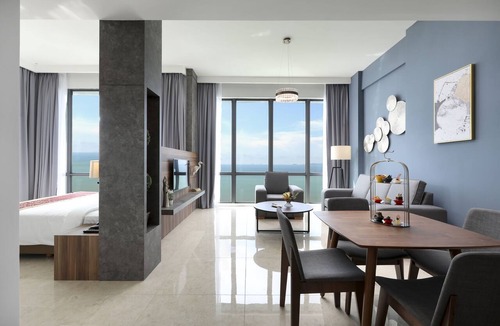 Tanjung Bungah Hotel | Hompton by the Beach Penang