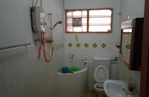 Taman Wah Keong Bed & Breakfast | Hornymoon Suite