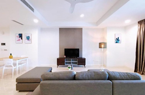 Nusajaya Apartment | HostaHome Presidential Suite at Puteri Harbour