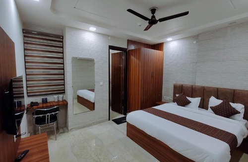 Azadpur Hotel | Hotel 24 STAR INN