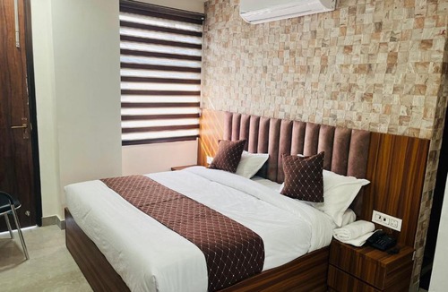 Azadpur Hotel | Hotel 24 STAR INN