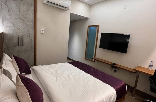 HITEC City Hotel | Hotel 5 Elements Madhapur