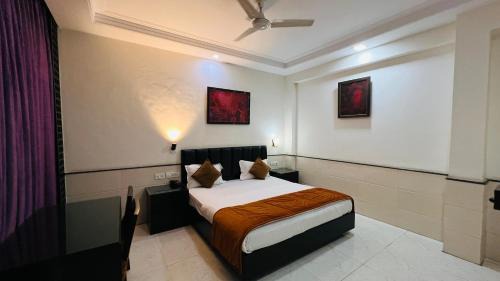 DLF City Hotel | hotel aadhar