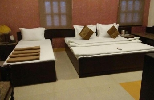 Mathura Hotel | Hotel Abhinandan