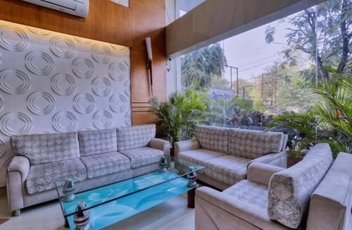 South Tukoganj Hotel | Hotel Amrit Residency