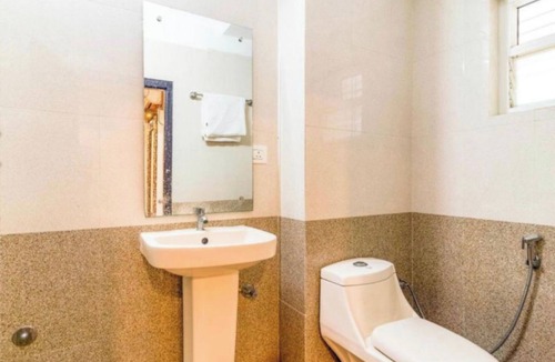 Shanthala Nagar Hotel | Hotel Aura Residency